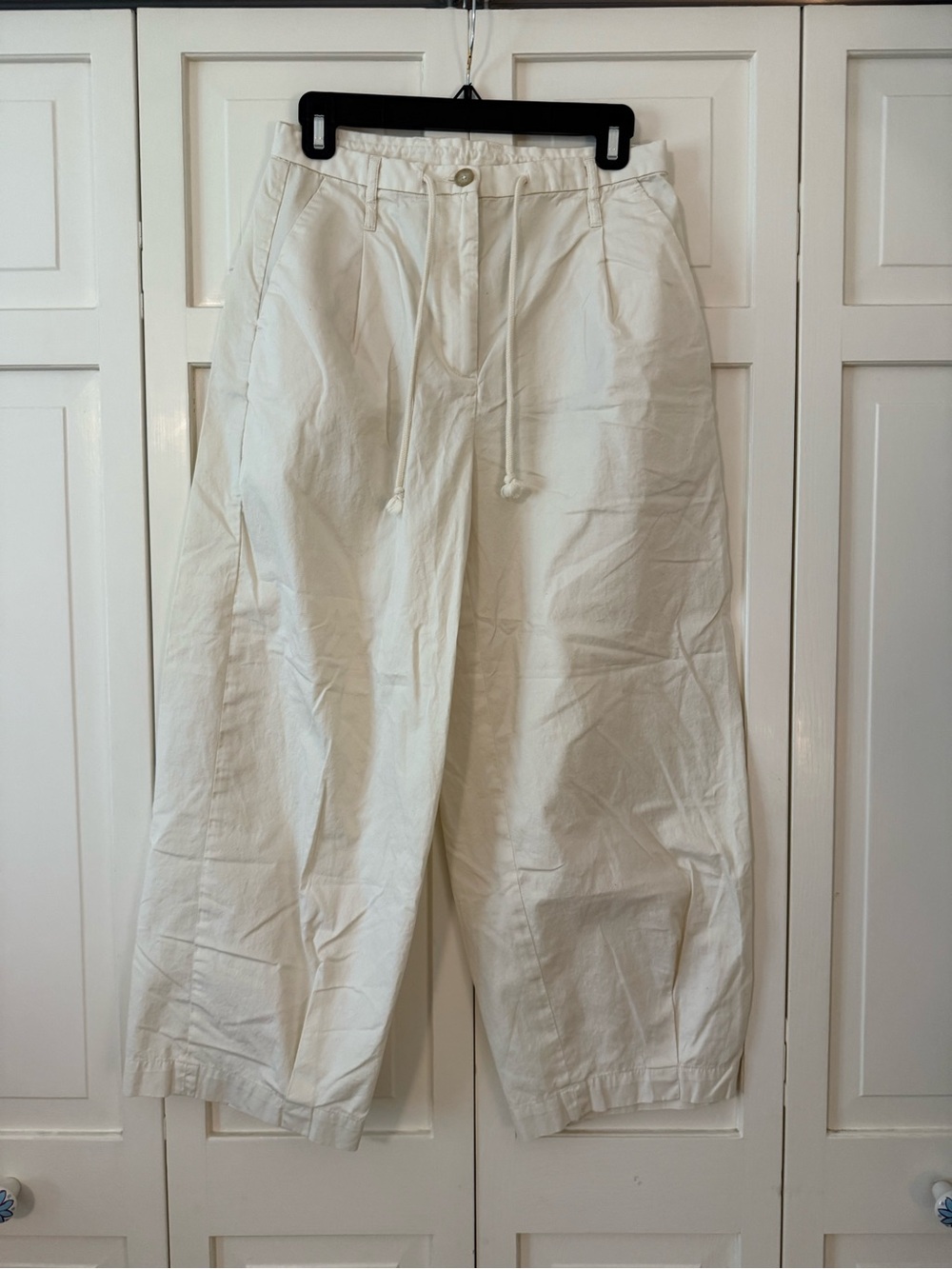 Banana Republic Women's Ankle-Length Barrel Pants in Off-White